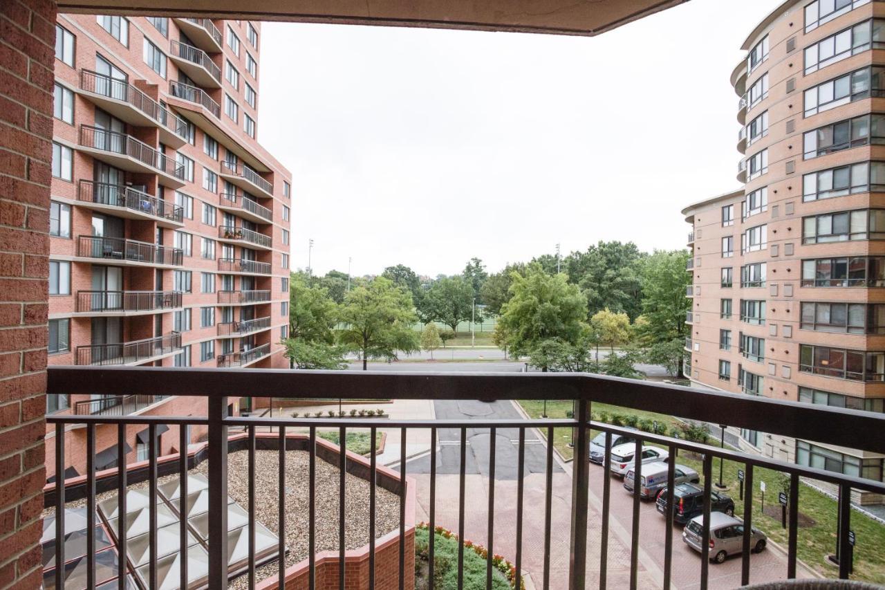 Modern & Charming Apt With Rooftop @Pentagon City Arlington Exterior foto